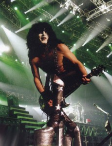 Paul tackar KISS ARMY