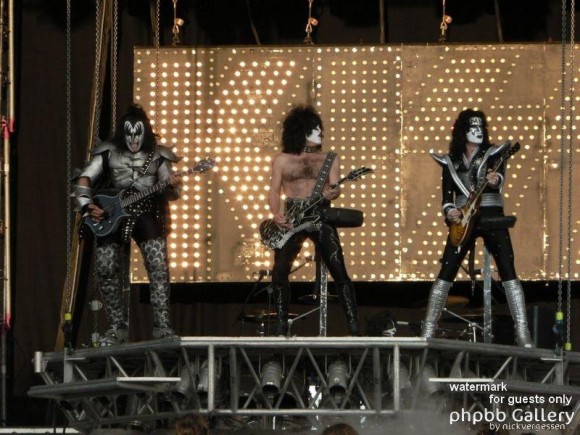 KISS 08