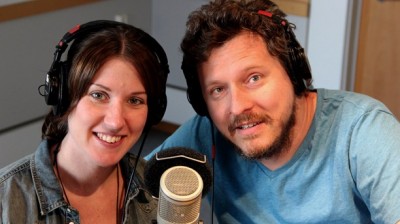 Programledarna Helena Gustafsson och Mattias Nilsson