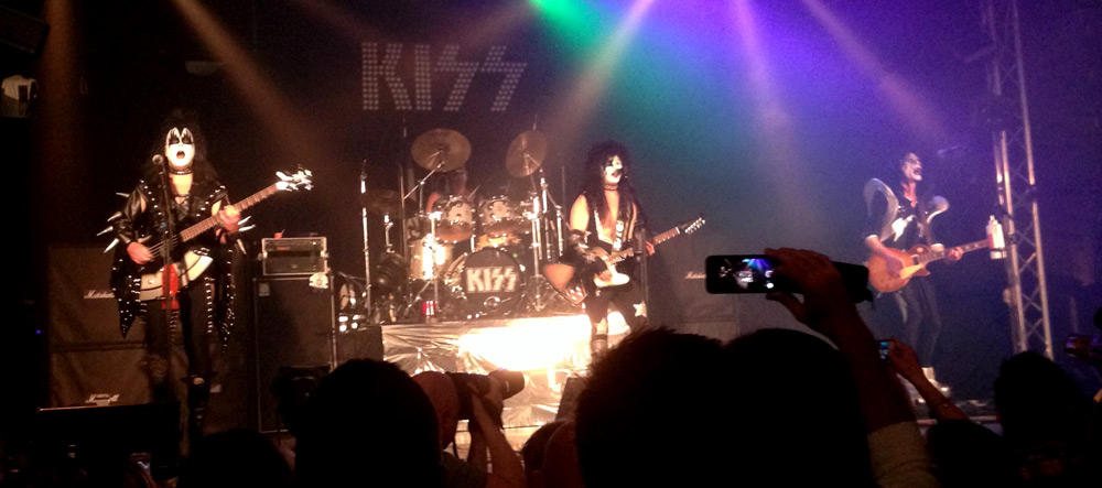 Konsertrecensioner: Dressed to Kiss